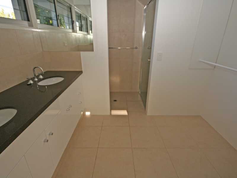 5 Kingfish Court, Palm Beach QLD 4221