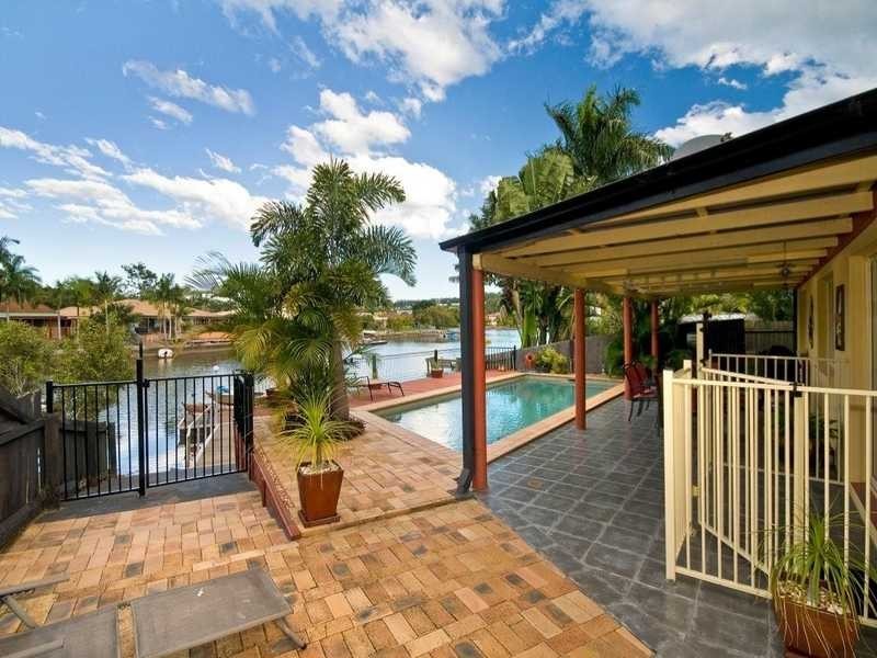 4 Harris Court, Currumbin Waters QLD 4223