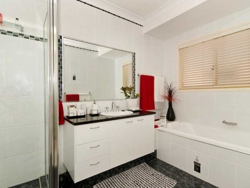 4 Harris Court, Currumbin Waters QLD 4223