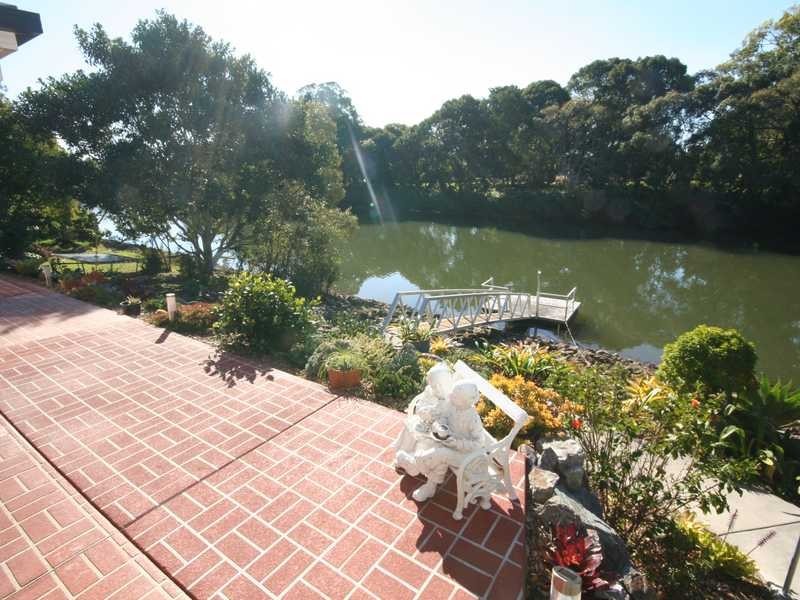 11 Cosmos Court, Elanora QLD 4221