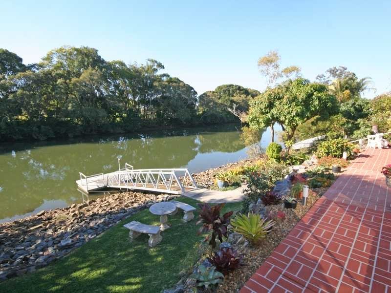 11 Cosmos Court, Elanora QLD 4221