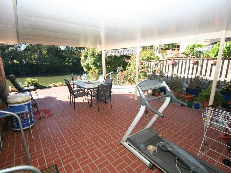 11 Cosmos Court, Elanora QLD 4221