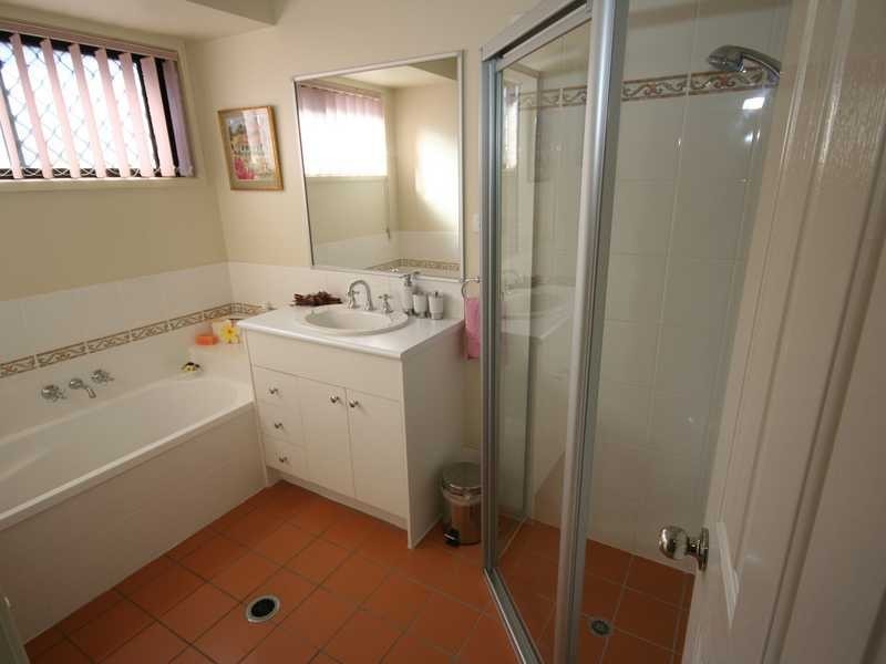 11 Cosmos Court, Elanora QLD 4221