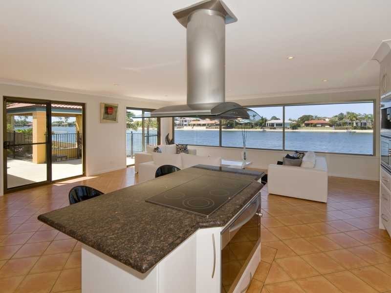 11 Diplacus Drive, Palm Beach QLD 4221