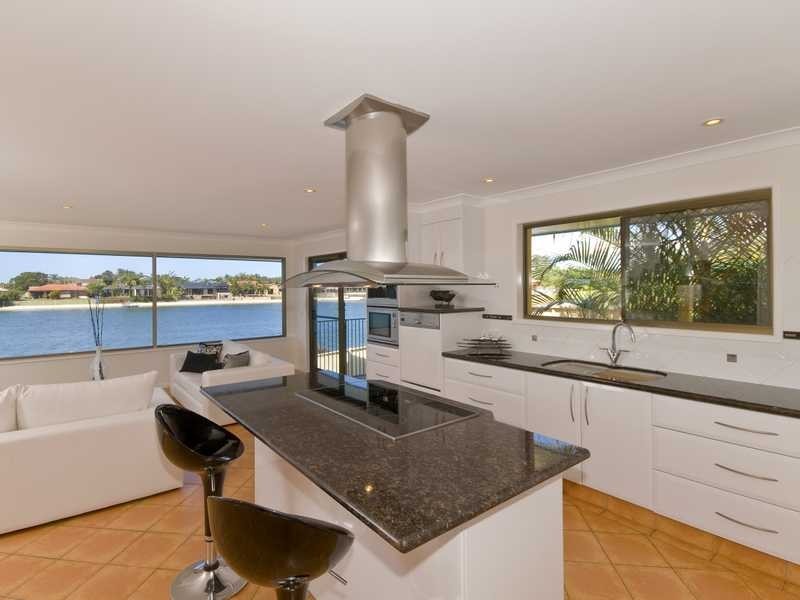 11 Diplacus Drive, Palm Beach QLD 4221