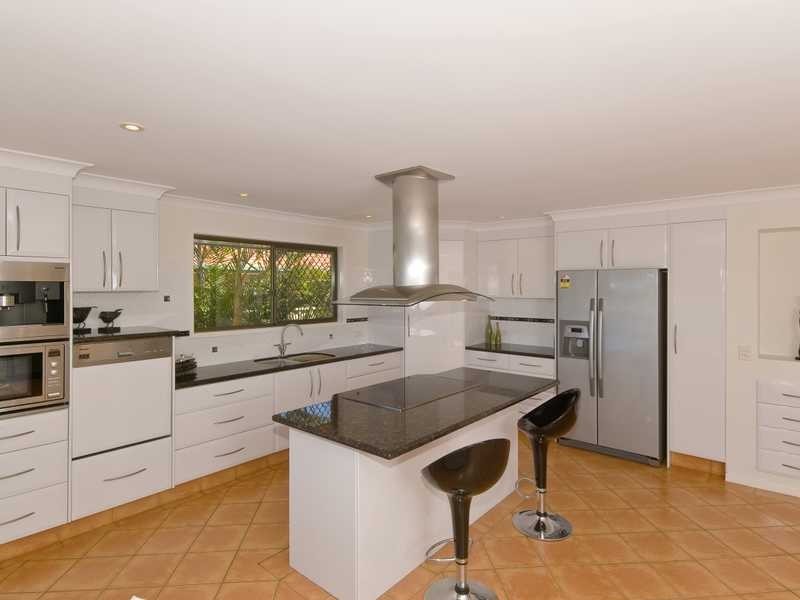 11 Diplacus Drive, Palm Beach QLD 4221