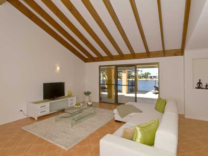 11 Diplacus Drive, Palm Beach QLD 4221