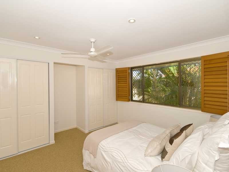 11 Diplacus Drive, Palm Beach QLD 4221