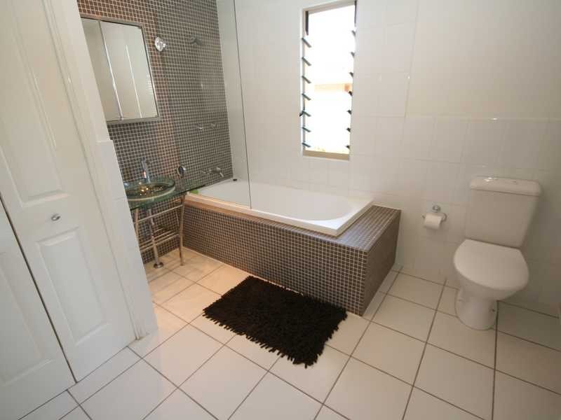 46 Twelfth Avenue, Palm Beach QLD 4221
