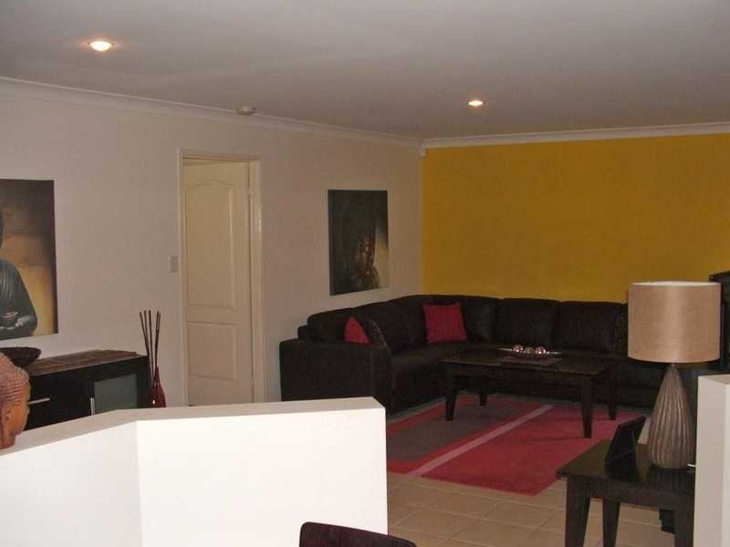 20 Tussock Crescent, Elanora QLD 4221