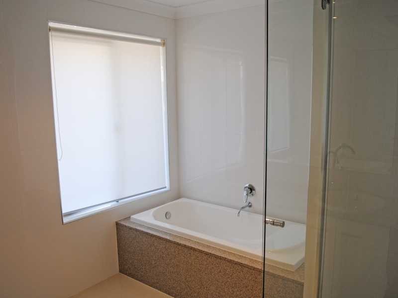 11 Ironbark Street, Elanora QLD 4221