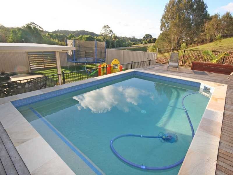 8 Mary Bale Drive, Tallebudgera QLD 4228