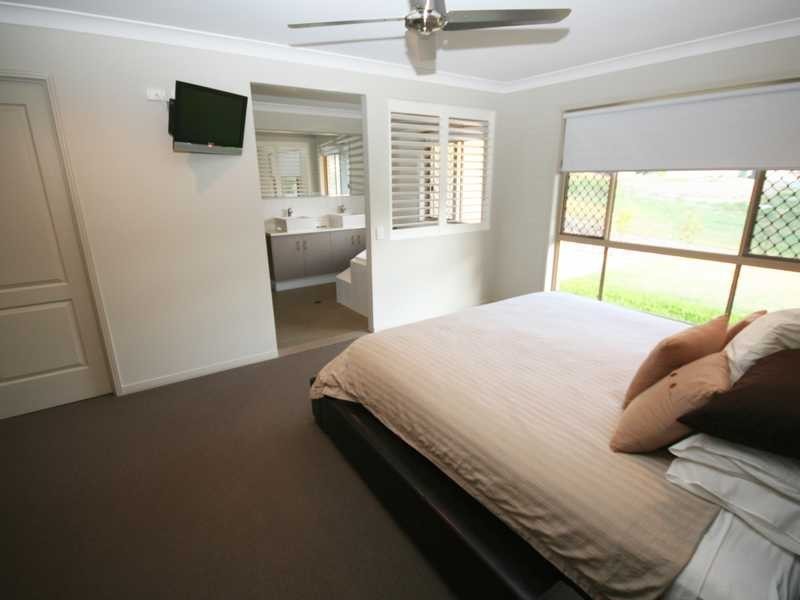 8 Mary Bale Drive, Tallebudgera QLD 4228