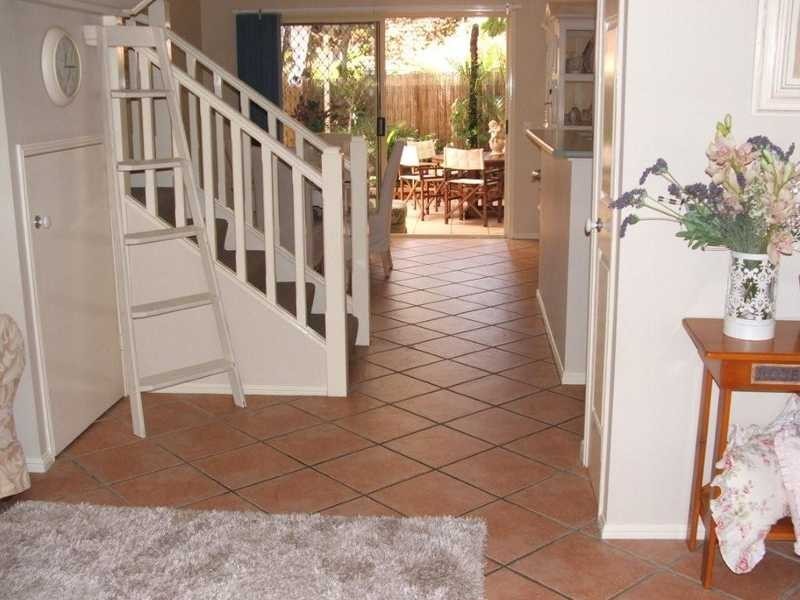 Unit 6/7 Cupania Place, Elanora QLD 4221