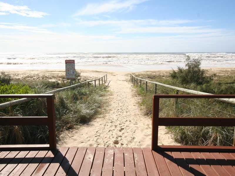 Unit 2/200 Pacific Parade, Bilinga QLD 4225