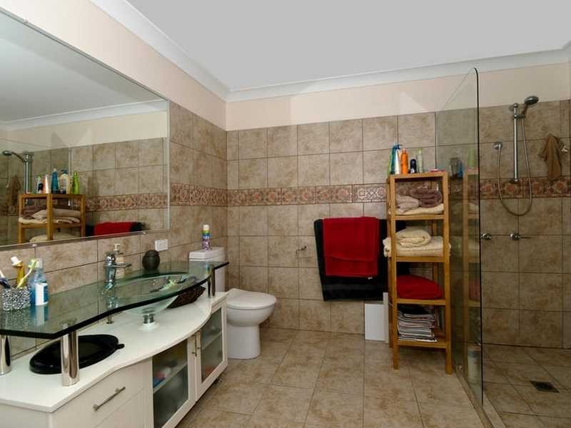 64 Fenton Drive, Tallebudgera QLD 4228