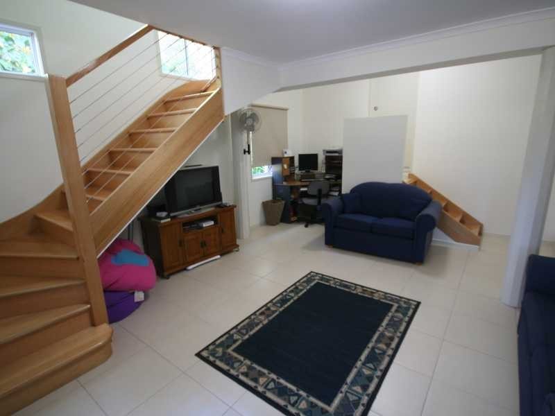 11 Wickepin Court, Elanora QLD 4221