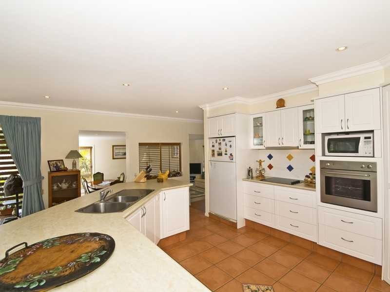 31 Tipuana Drive, Elanora QLD 4221