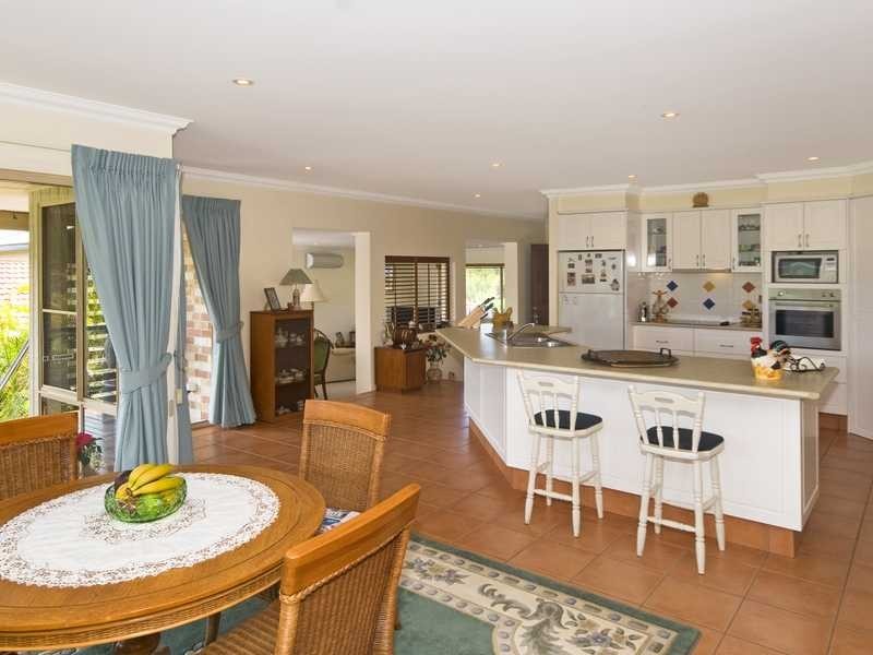 31 Tipuana Drive, Elanora QLD 4221