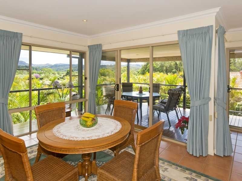 31 Tipuana Drive, Elanora QLD 4221