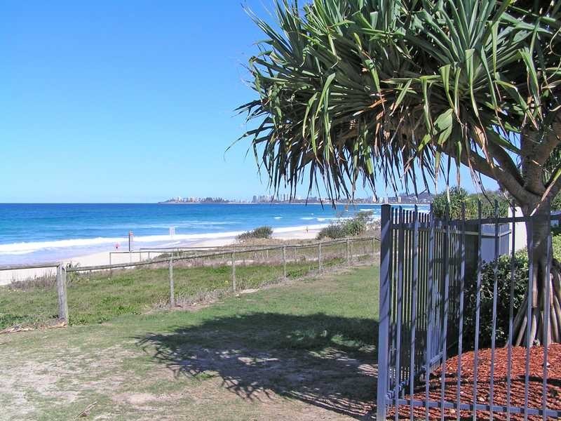 Unit 4/437 Golden Four Drive, Tugun QLD 4224