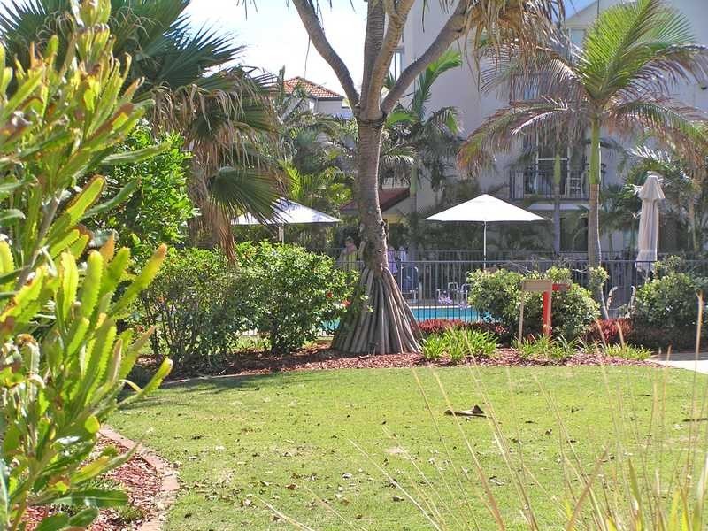 Unit 4/437 Golden Four Drive, Tugun QLD 4224