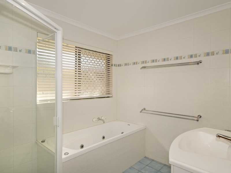 19 Diplacus Drive, Palm Beach QLD 4221
