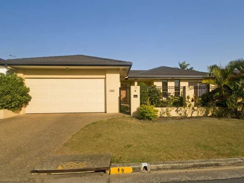 19 Diplacus Drive, Palm Beach QLD 4221