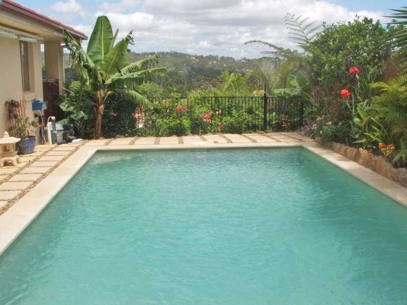 10 Thunder Drive, Currumbin Waters QLD 4223