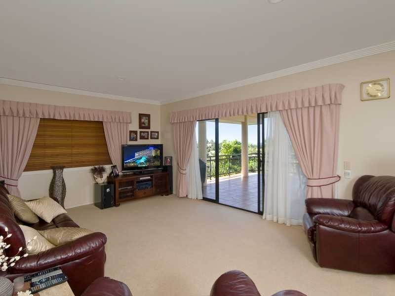 3 Hovea Court, Elanora QLD 4221