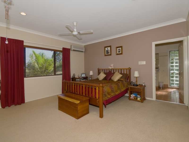 3 Hovea Court, Elanora QLD 4221