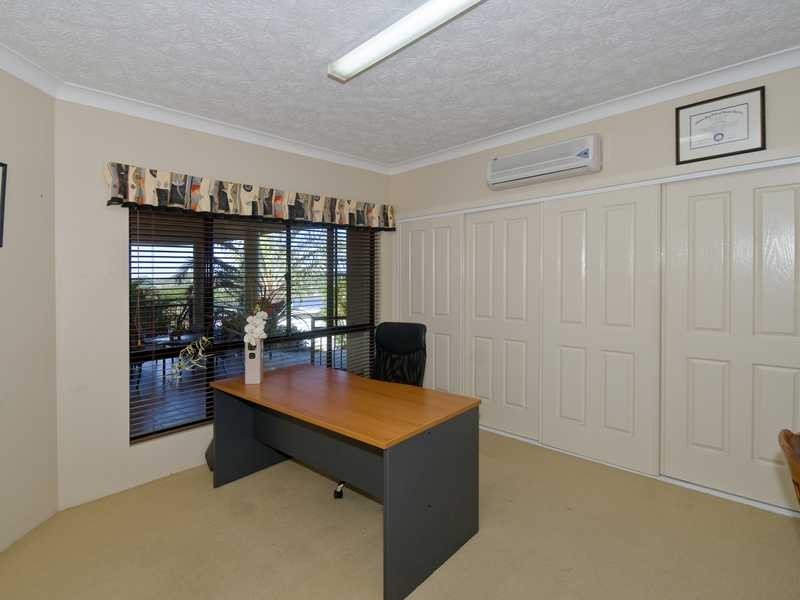 3 Hovea Court, Elanora QLD 4221