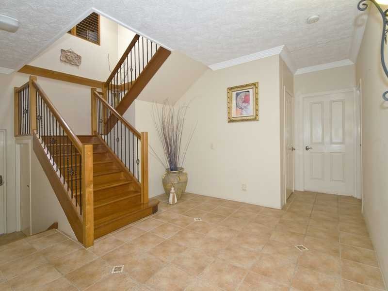 3 Hovea Court, Elanora QLD 4221