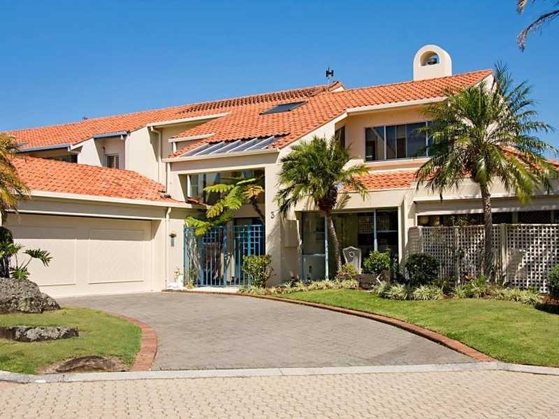 Unit 3/131 Morala Avenue, Runaway Bay QLD 4216