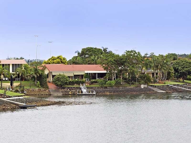 11 Kingfish Court, Palm Beach QLD 4221