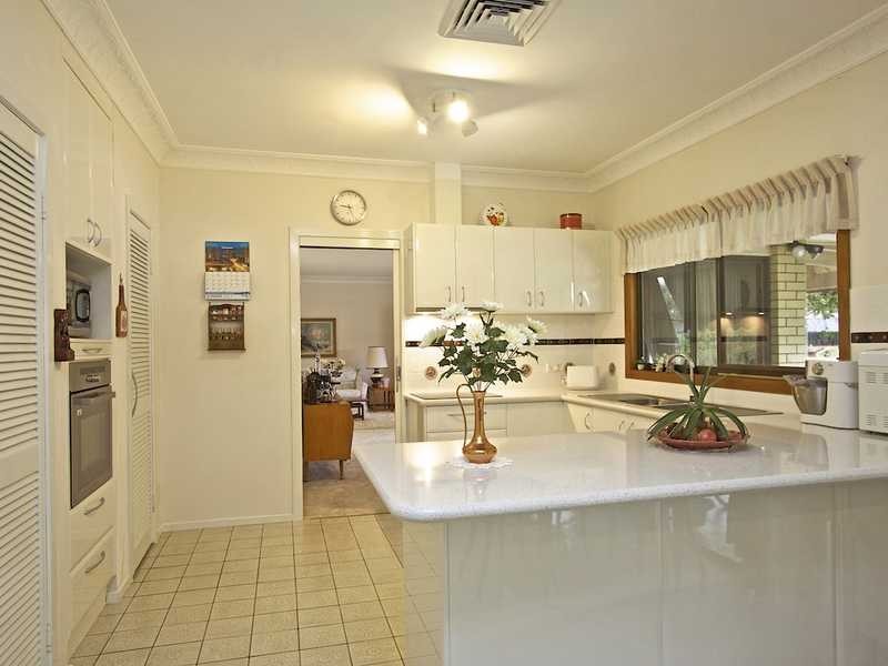11 Kingfish Court, Palm Beach QLD 4221