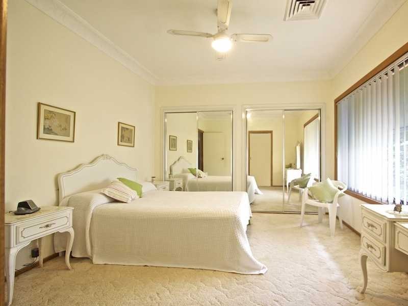 11 Kingfish Court, Palm Beach QLD 4221
