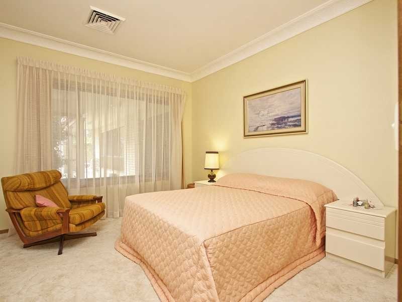 11 Kingfish Court, Palm Beach QLD 4221