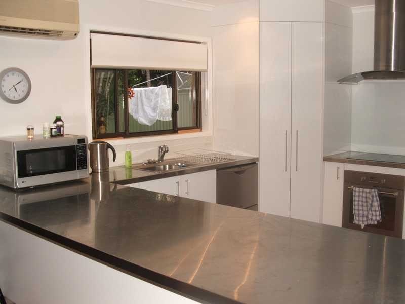 82 Saffron Street, Elanora QLD 4221