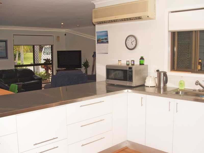 82 Saffron Street, Elanora QLD 4221