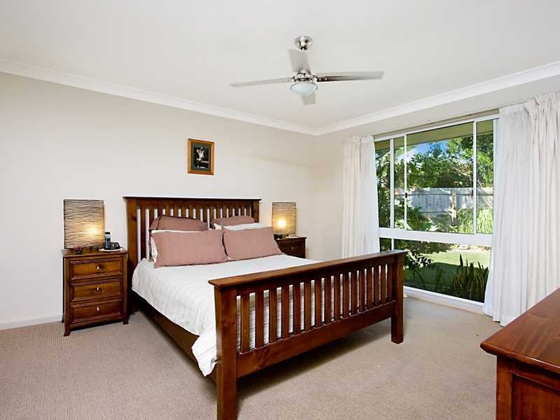 24 Damson Place, Elanora QLD 4221