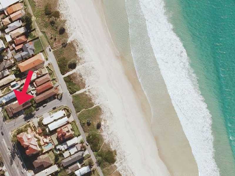 Unit 4/1425 Gold Coast Highway, Palm Beach QLD 4221