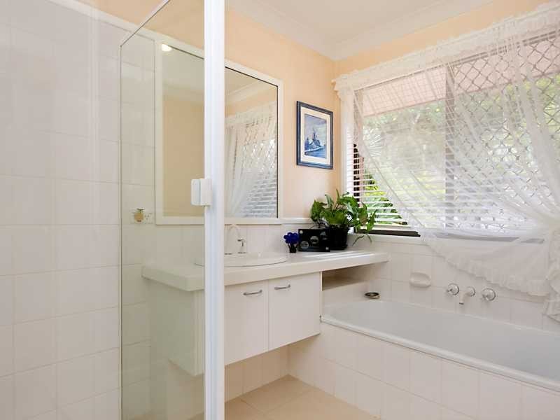 5 Dianella Court, Elanora QLD 4221