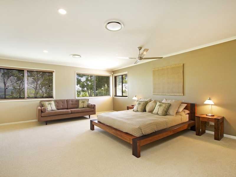 26 Calcita Avenue, Elanora QLD 4221