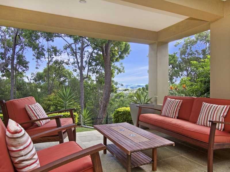 26 Calcita Avenue, Elanora QLD 4221