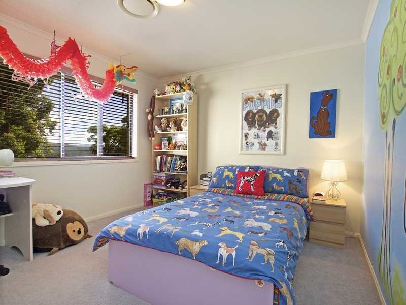 26 Calcita Avenue, Elanora QLD 4221