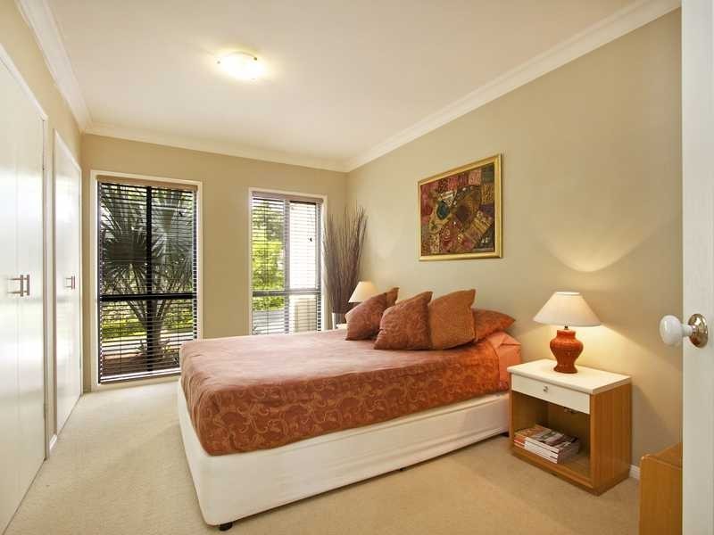 26 Calcita Avenue, Elanora QLD 4221