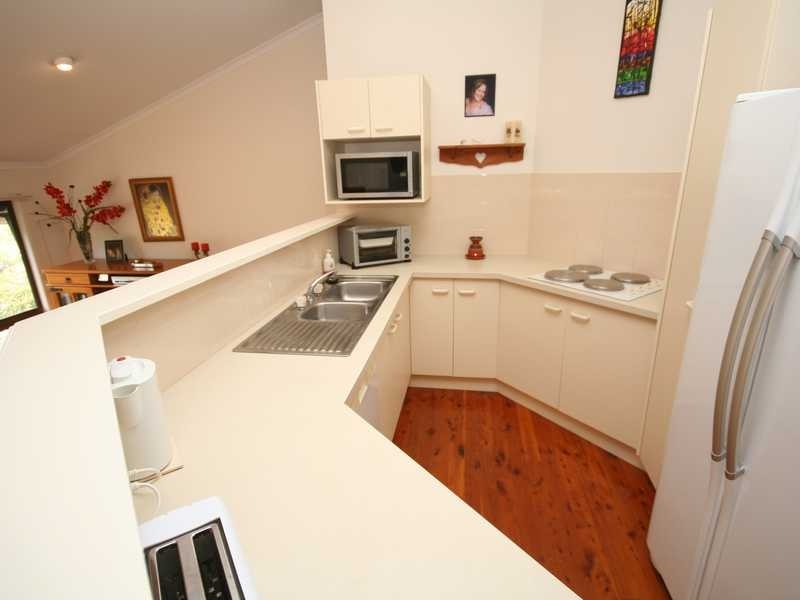 8 Jarrahdale Drive, Elanora QLD 4221