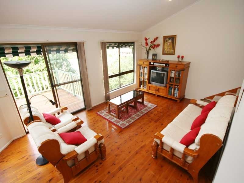 8 Jarrahdale Drive, Elanora QLD 4221