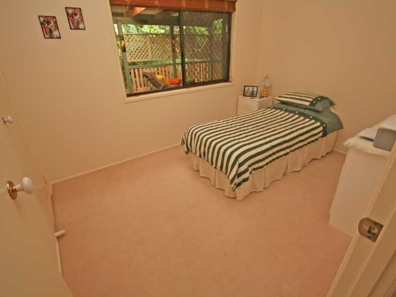 8 Jarrahdale Drive, Elanora QLD 4221